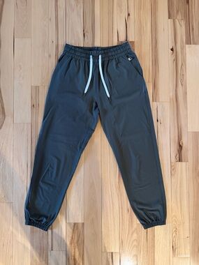 Vuori Olive Green Drawstring Ankle Joggers